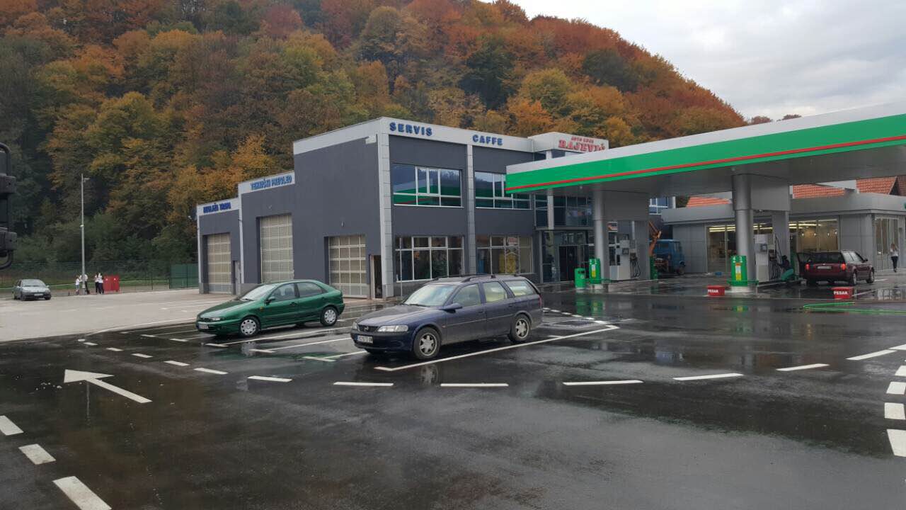 AUTO KUĆA RAJEVIĆ